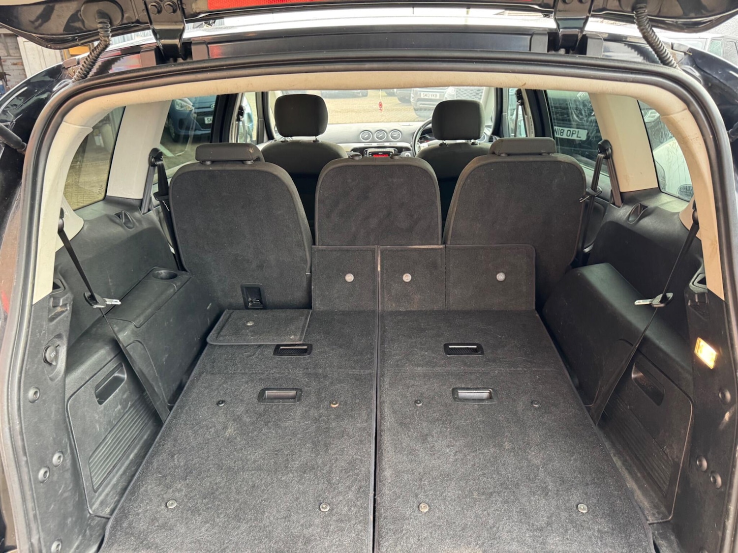 Used Ford S-Max 2013 for sale - 76912976: Photo 20