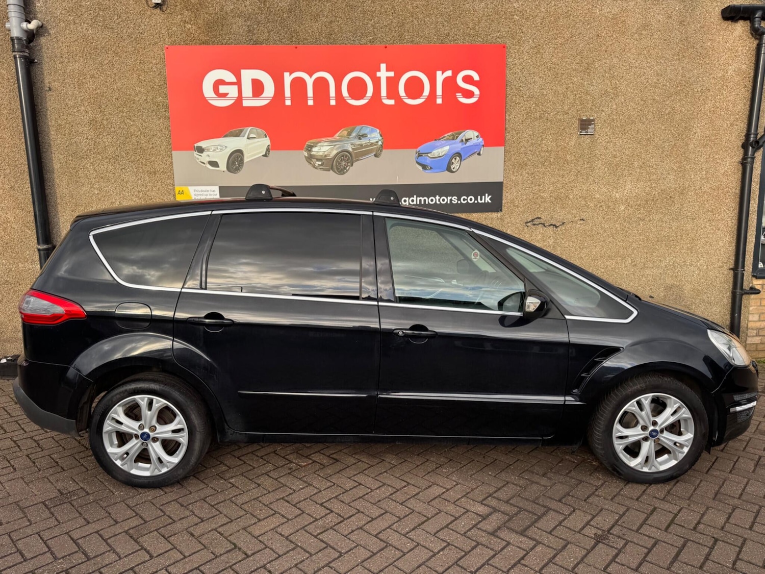 Used Ford S-Max 2013 for sale - 76912976: Photo 3