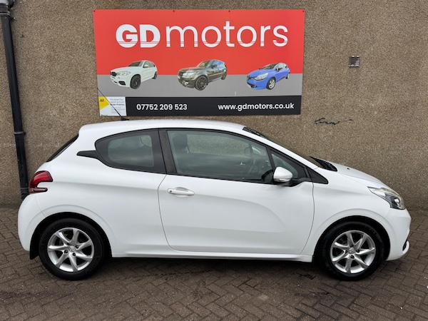 Used Peugeot 208 2015 for sale - 76306875: Photo 12