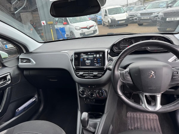 Used Peugeot 208 2015 for sale - 76306875: Photo 20