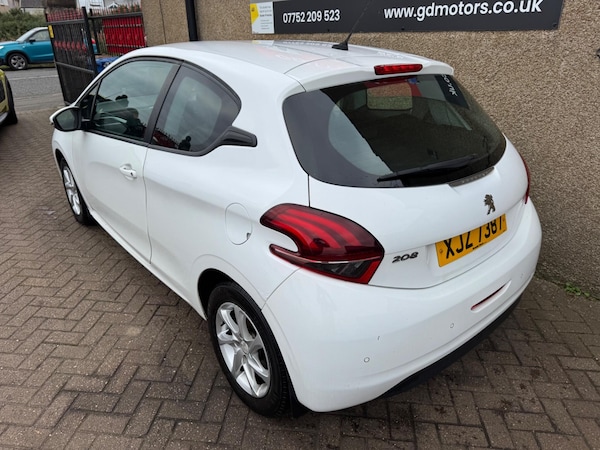 Used Peugeot 208 2015 for sale - 76306875: Photo 2