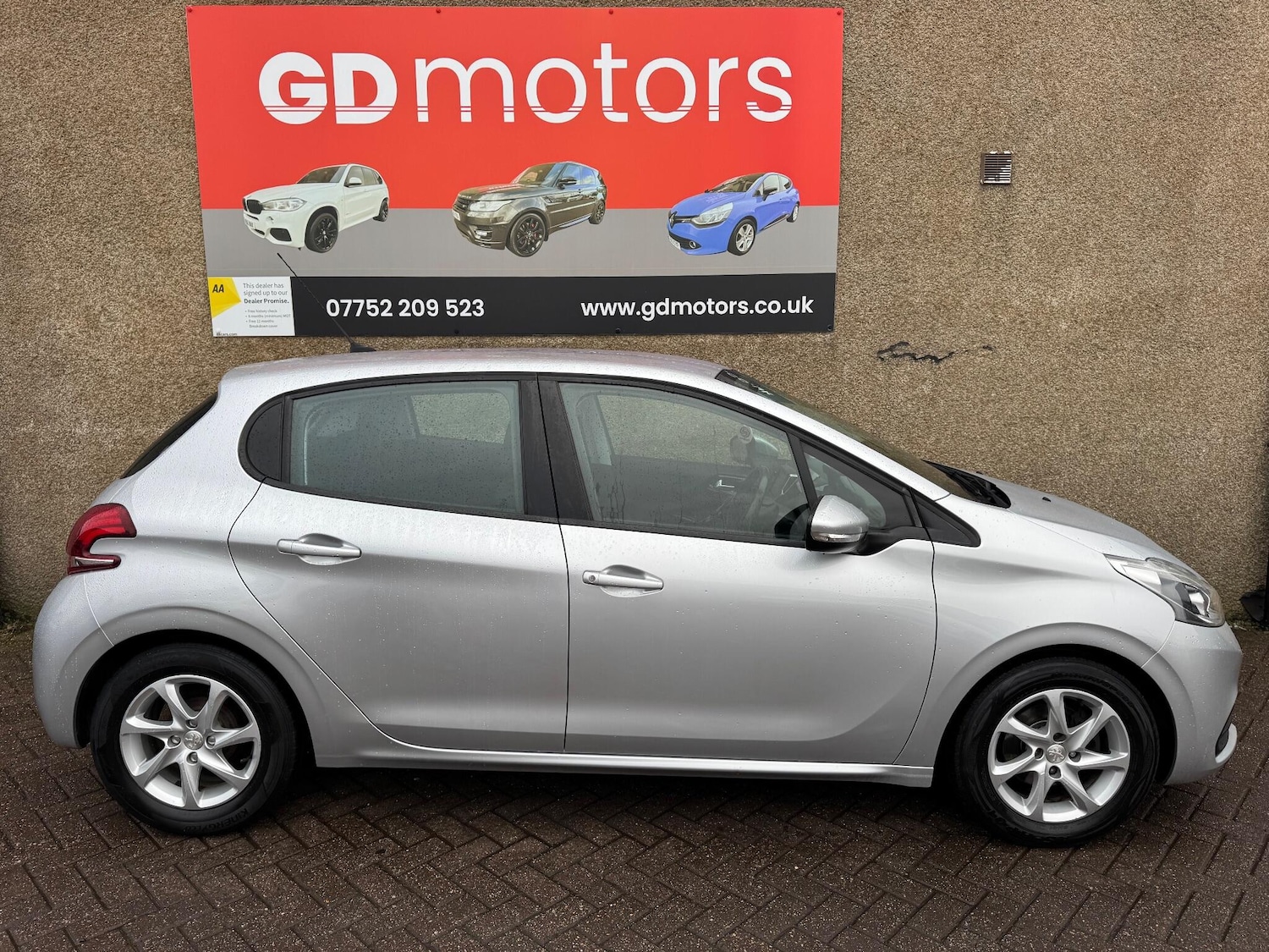 Used Peugeot 208 for sale - 77808395: Photo 2