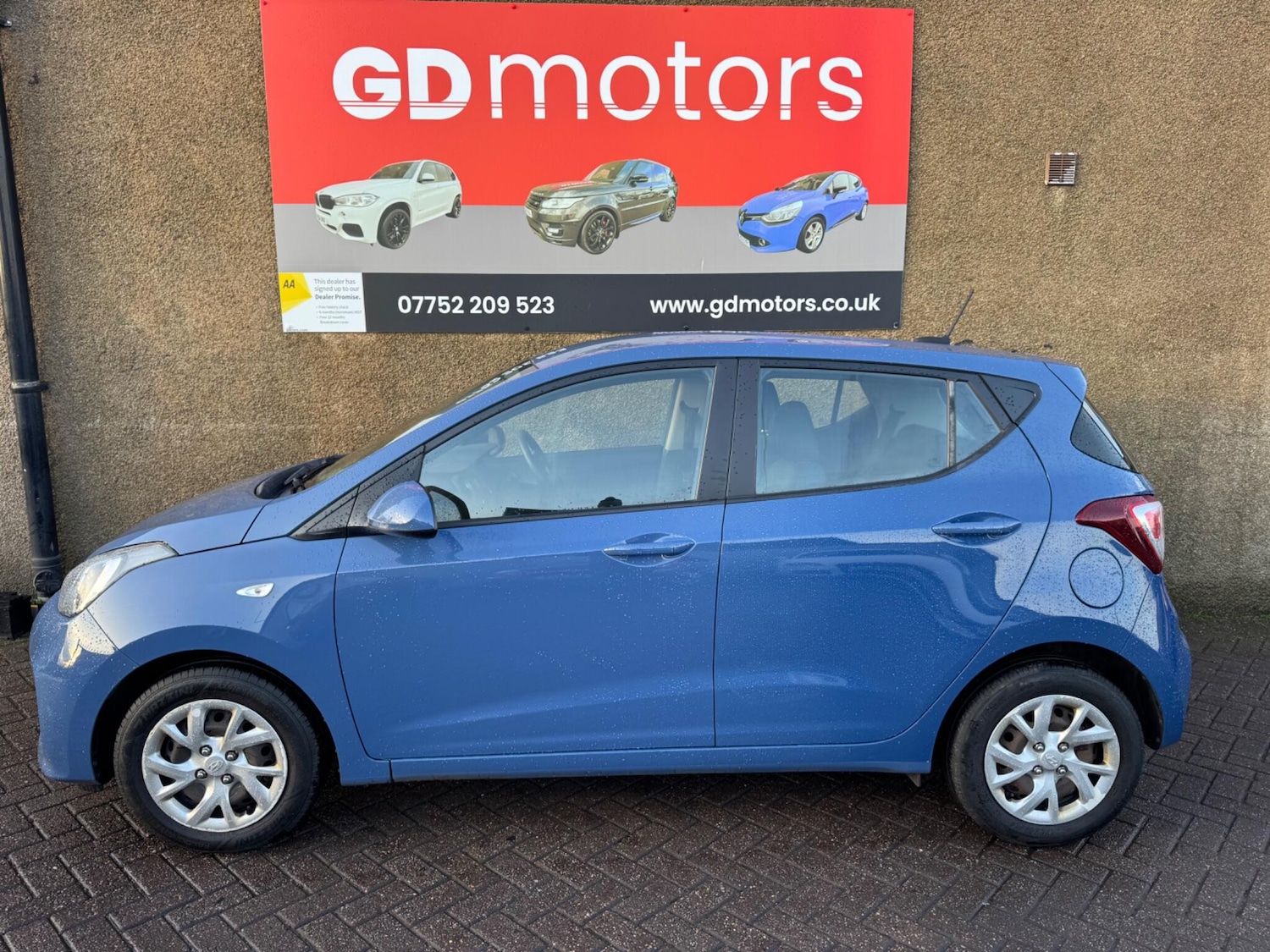 Used Hyundai i10 2017 for sale - 77029674: Photo 2