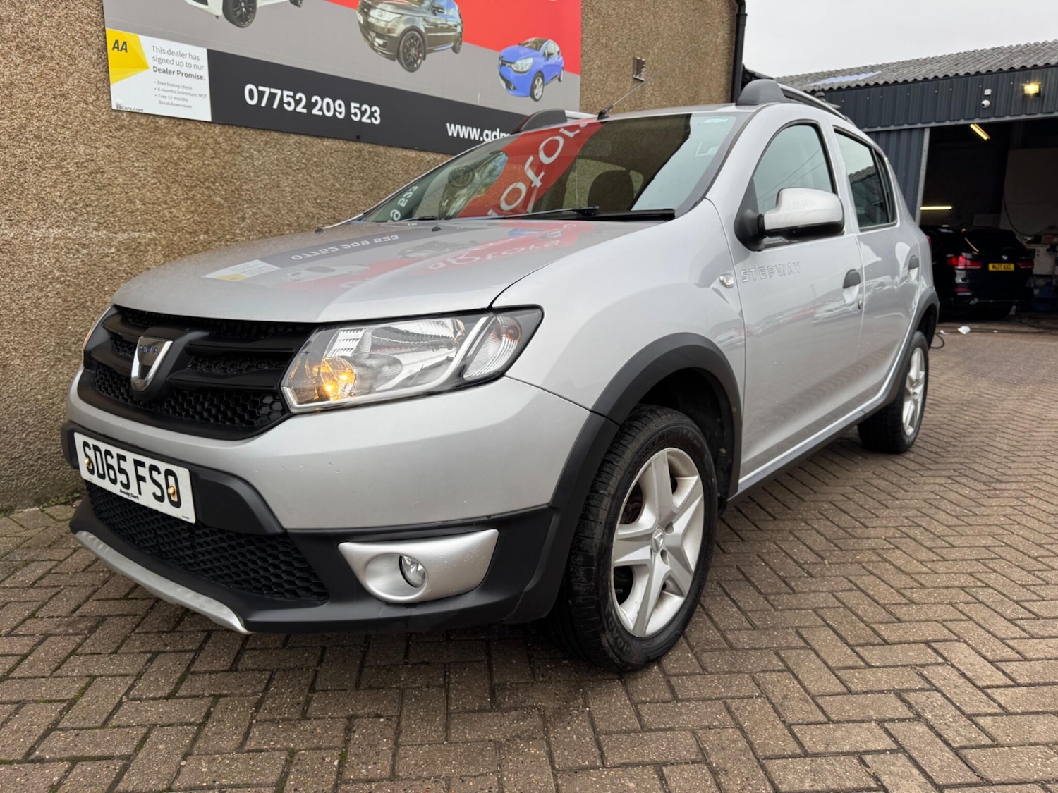Used Dacia Sandero Stepway 2015 for sale - 77067098: Photo 6