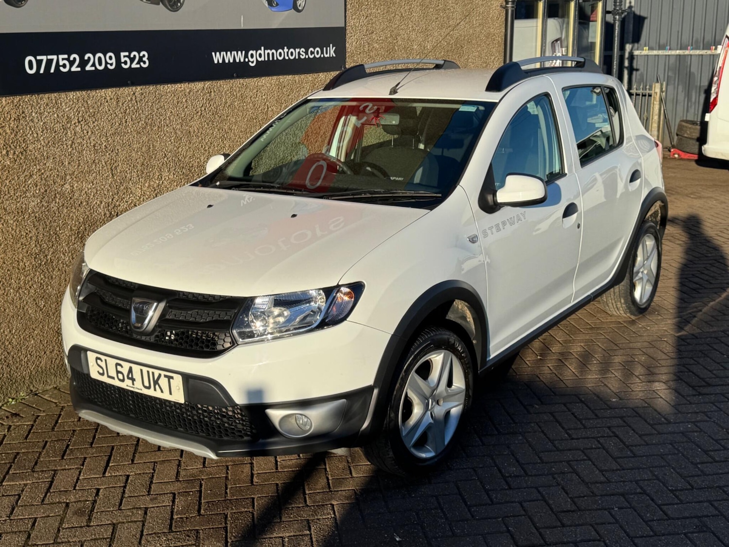 Used Dacia Sandero Stepway 2014 for sale - 76993750: Photo 10