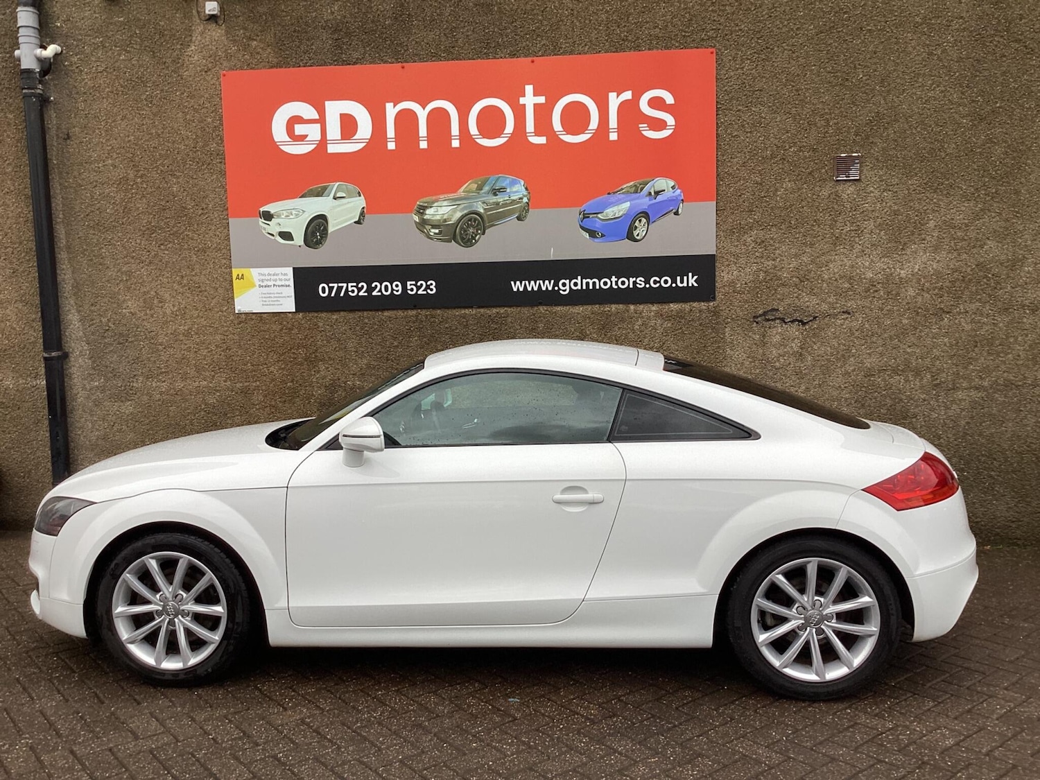 Used Audi TT 2011 for sale - 76433106: Photo 2