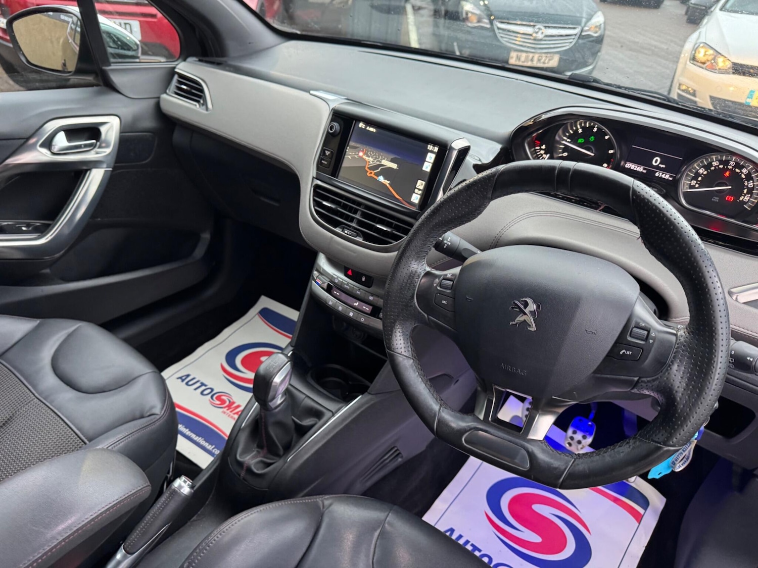 Used Peugeot 208 2014 for sale - 77029789: Photo 13