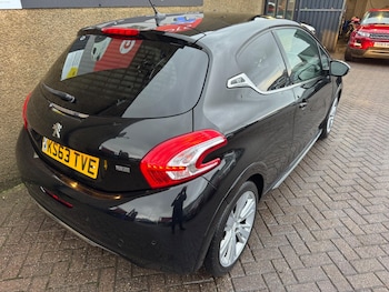 Used Peugeot 208 2014 for sale - 77029789: Photo