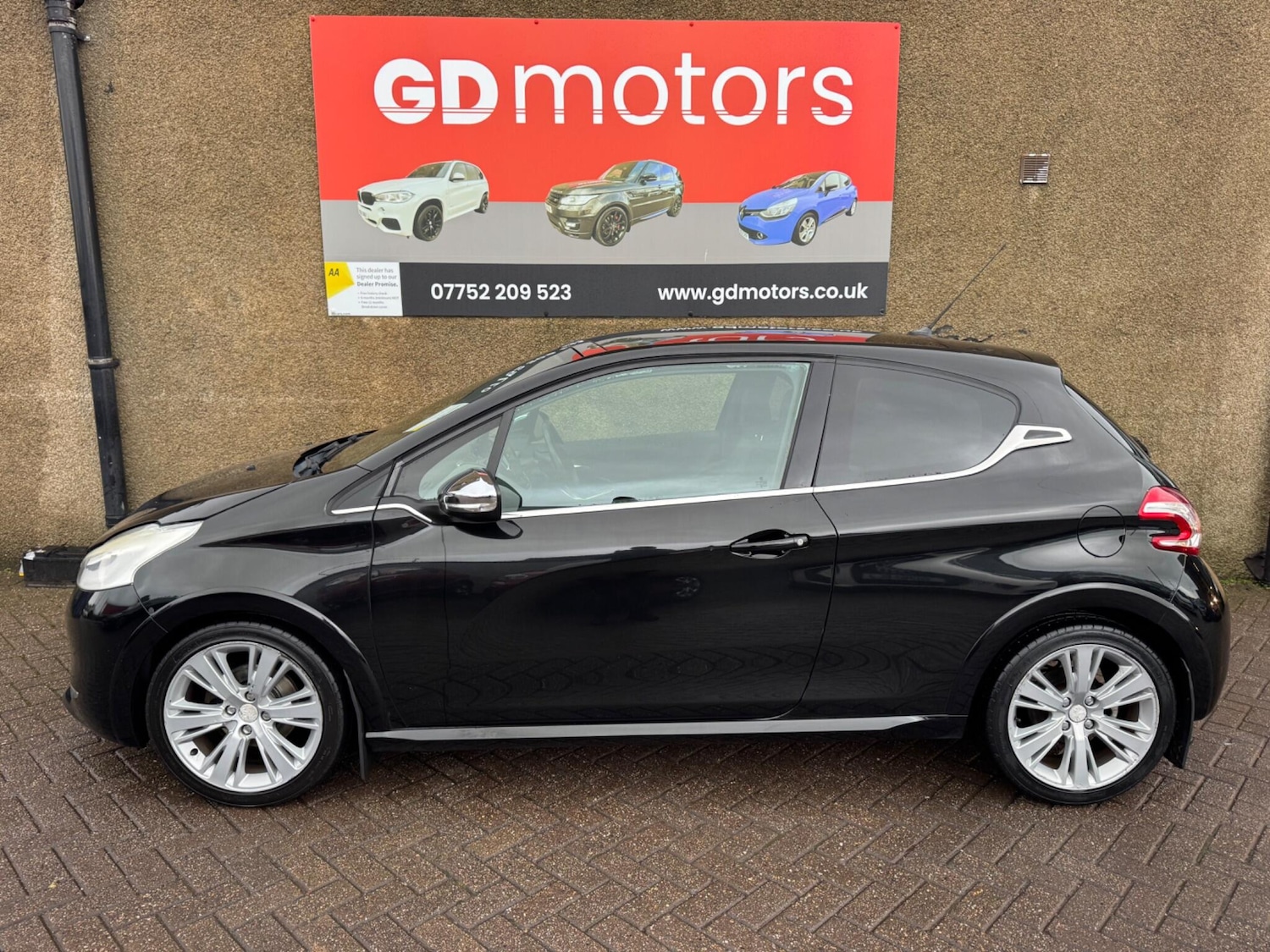 Used Peugeot 208 2014 for sale - 77029789: Photo 5