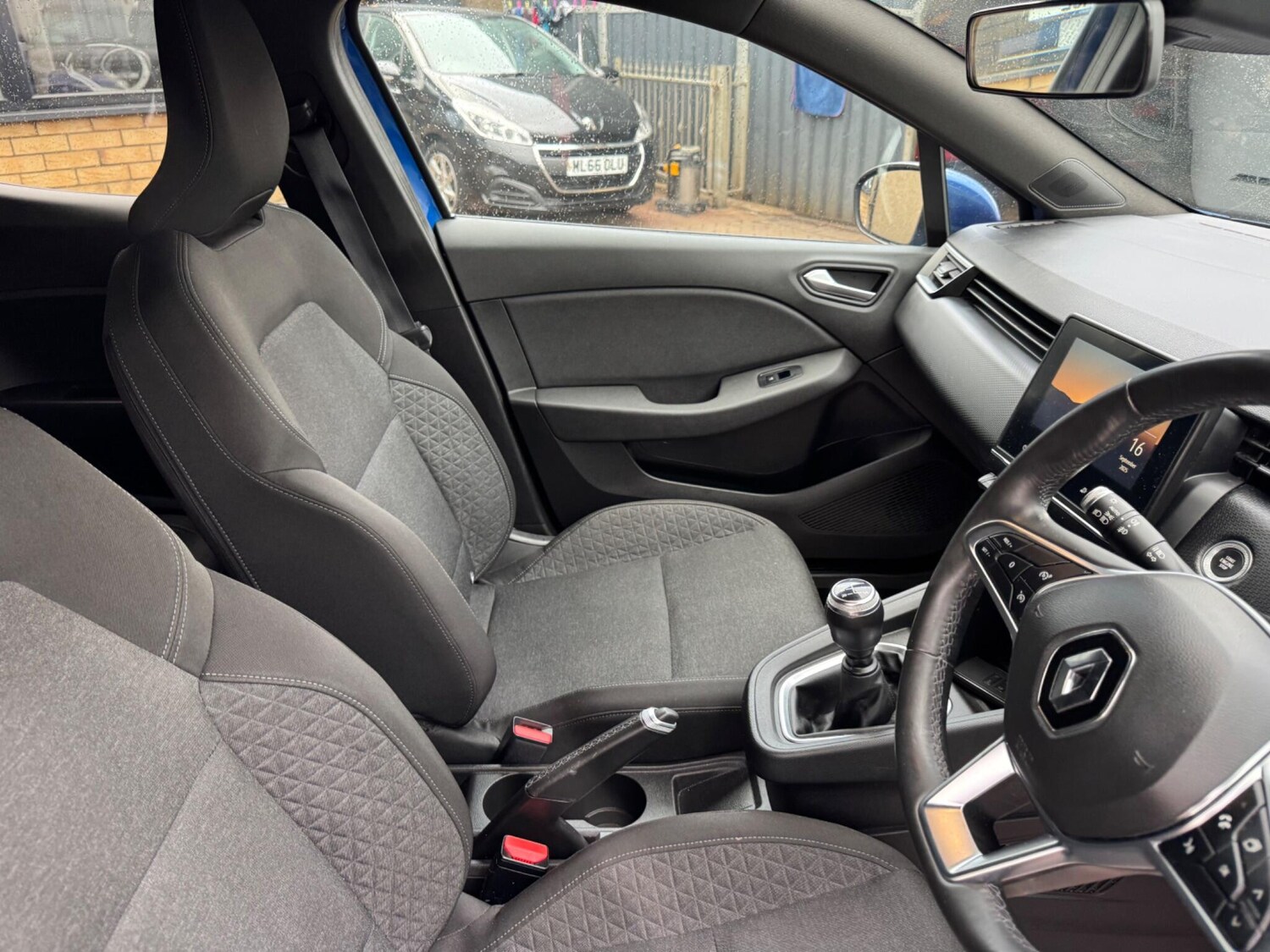 Used Renault Clio 2020 for sale - 75978073: Photo 22