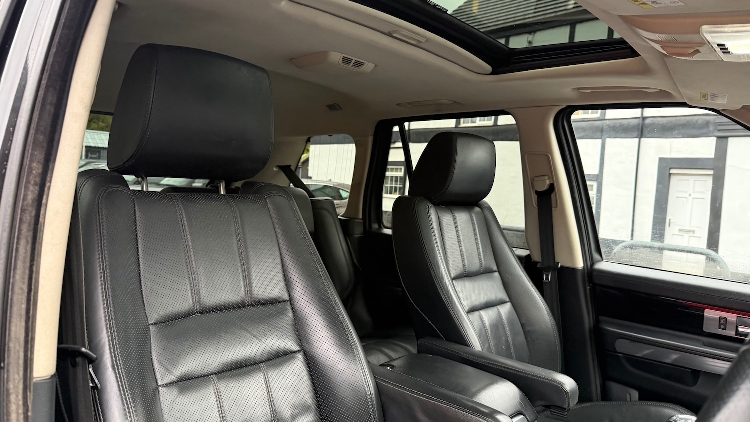 Used Land Rover Range Rover Sport 2010 for sale - 78038825: Photo 13