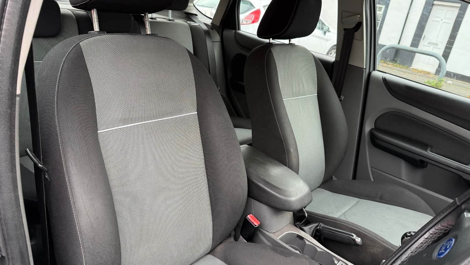 Used Ford Focus 2010 for sale - 76193470: Photo 13