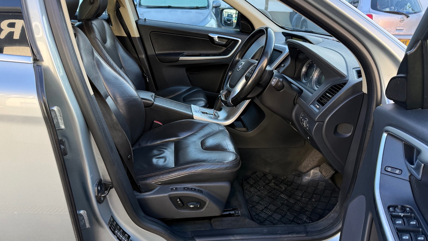 Used Volvo XC60 2009 for sale - 76594849: Photo 15