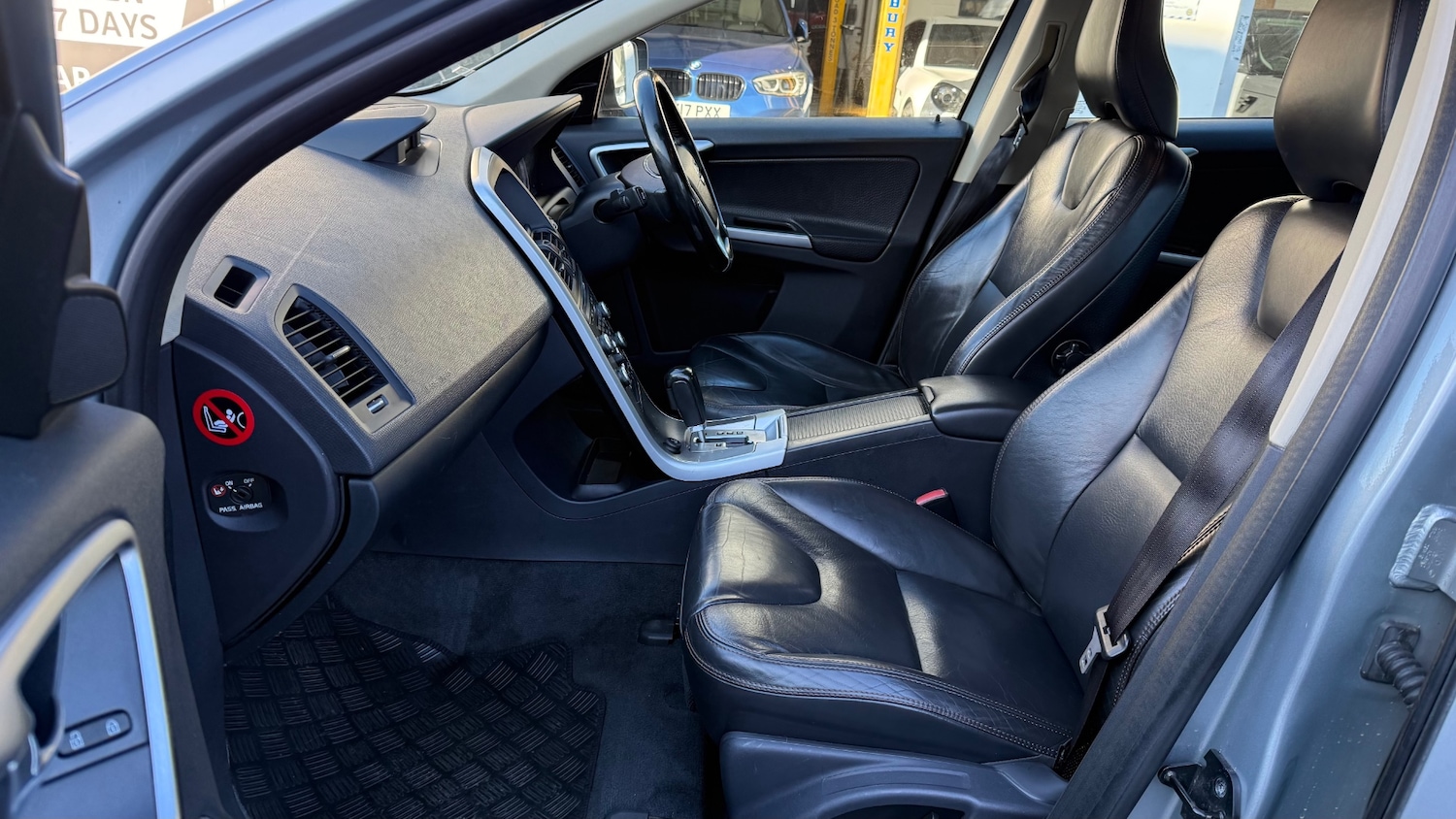 Used Volvo XC60 2009 for sale - 76594849: Photo 9