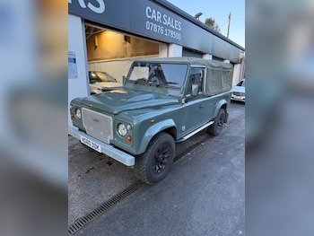 Used Land Rover Defender 2010 for sale - 77160782: Photo