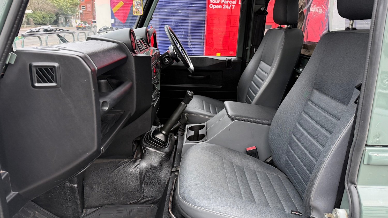 Used Land Rover Defender 2010 for sale - 77160782: Photo 9