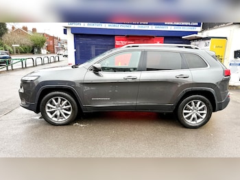 Used Jeep Cherokee 2015 for sale - 76910947: Photo