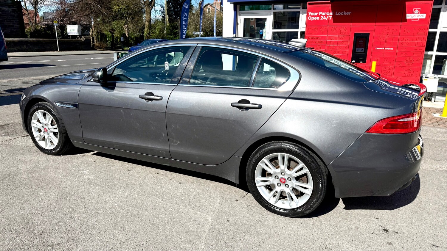 Used Jaguar XE 2017 for sale - 78105655: Photo 5