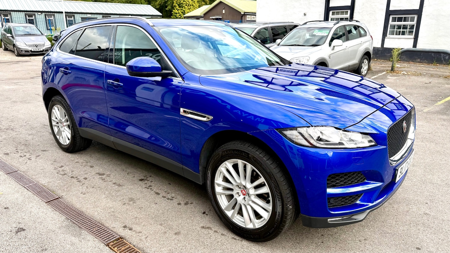 Used Jaguar F-Pace 2017 for sale - 76104243: Photo 1