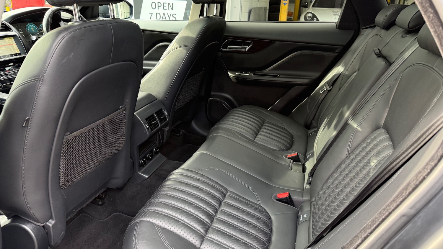 Used Jaguar F-Pace 2017 for sale - 76104243: Photo 11