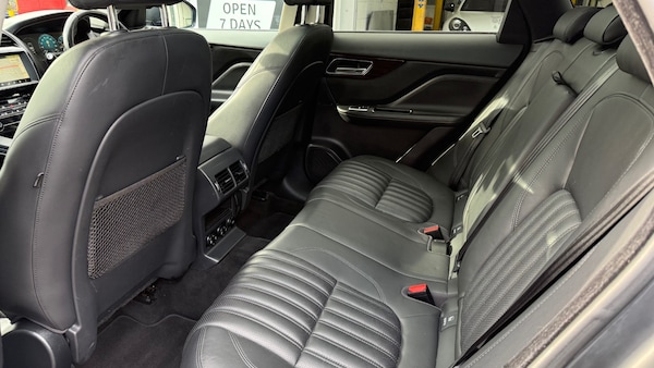 Used Jaguar F-Pace 2017 for sale - 76104243: Photo 11