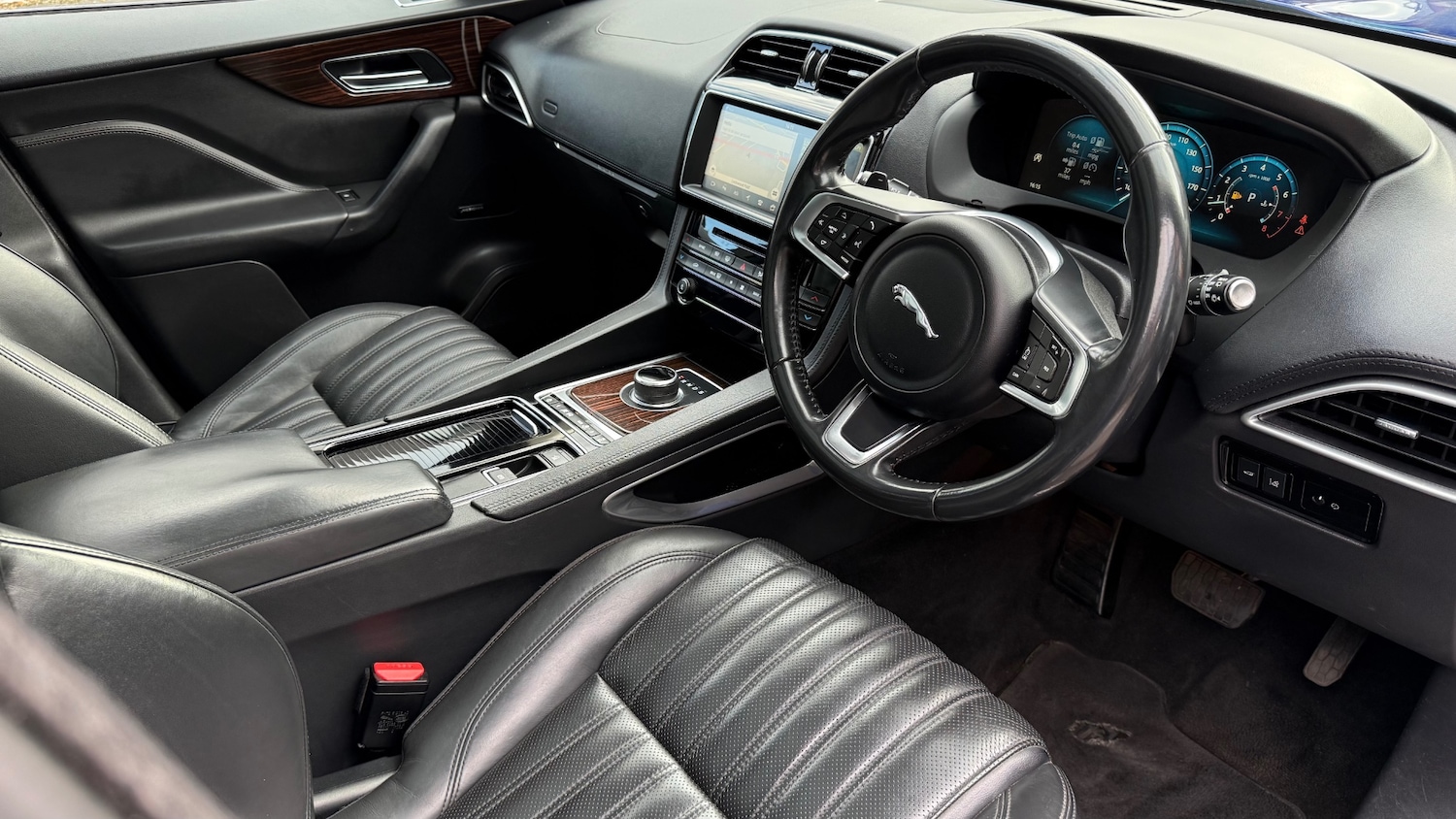 Used Jaguar F-Pace 2017 for sale - 76104243: Photo 15