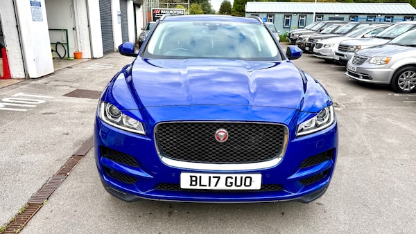 Used Jaguar F-Pace 2017 for sale - 76104243: Photo 2
