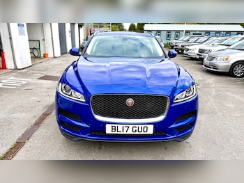Used Jaguar F-Pace 2017 for sale - 76104243: Photo 2