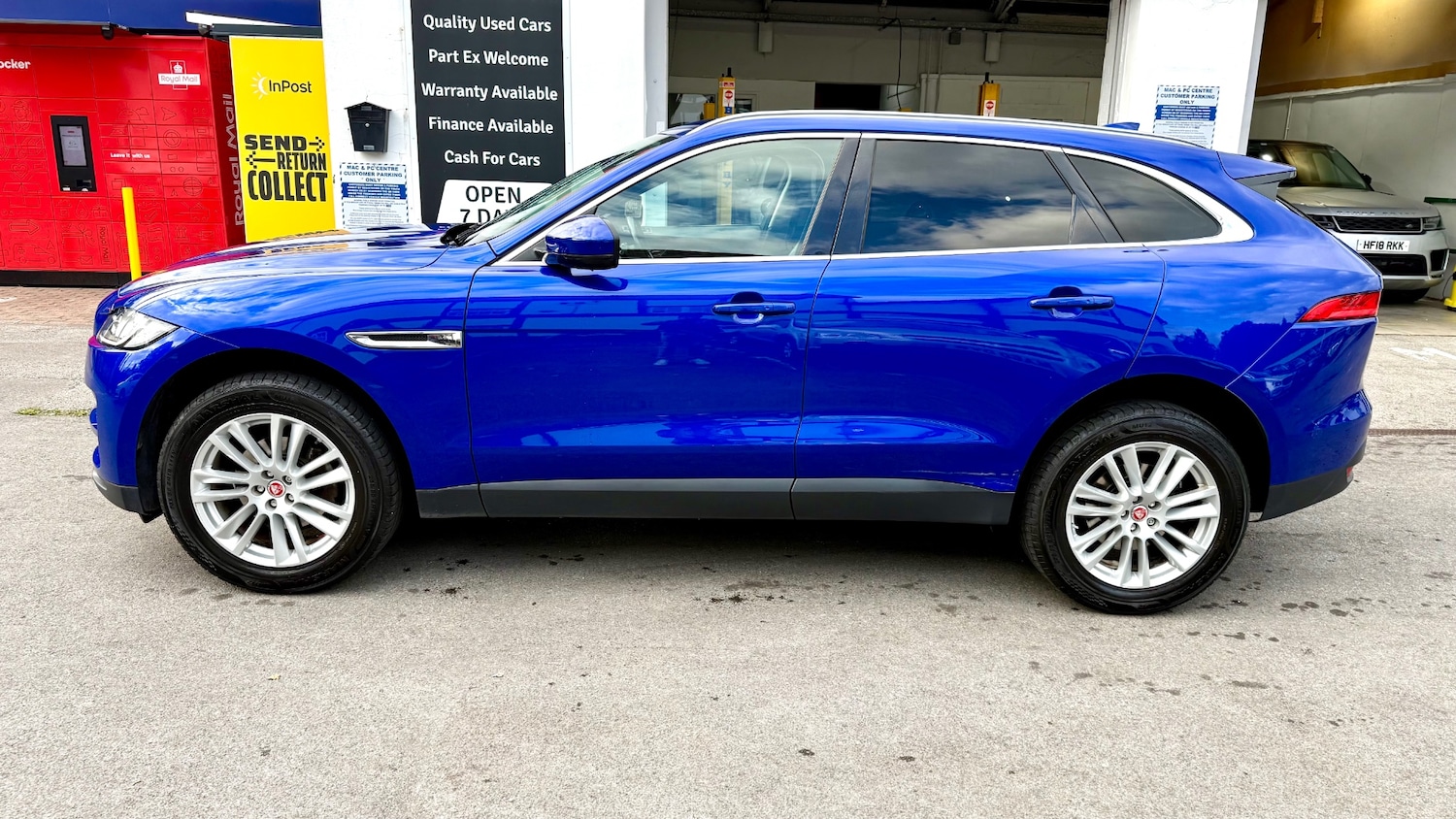 Used Jaguar F-Pace 2017 for sale - 76104243: Photo 4