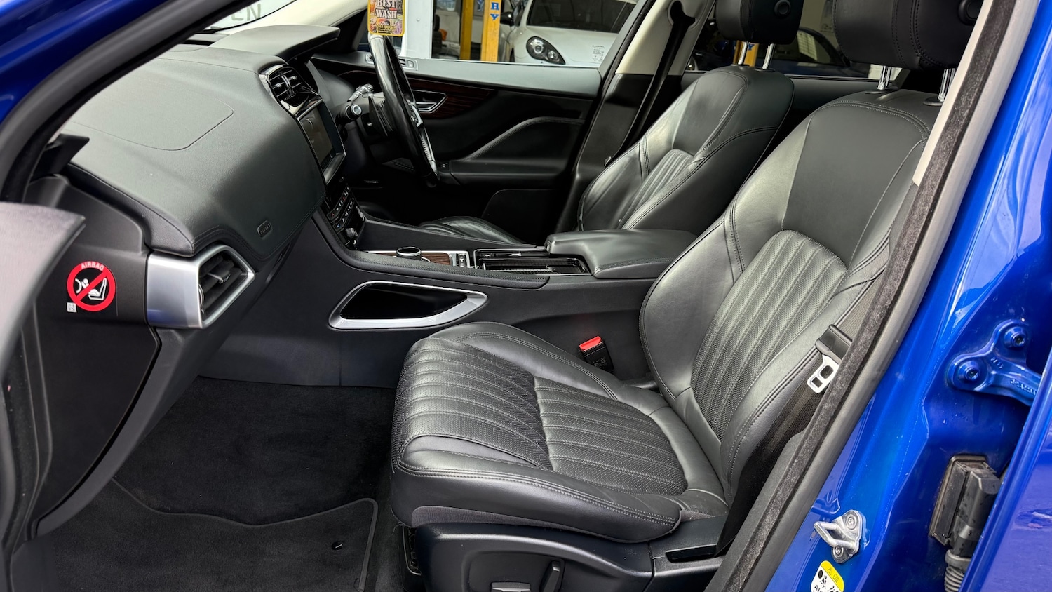 Used Jaguar F-Pace 2017 for sale - 76104243: Photo 9