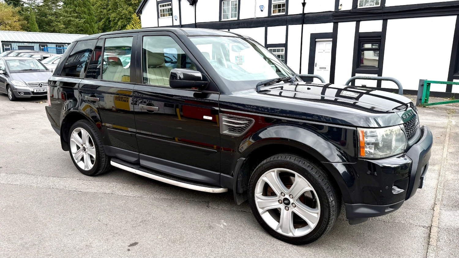 Used Land Rover Range Rover Sport 2010 for sale - 76064587: Photo 1