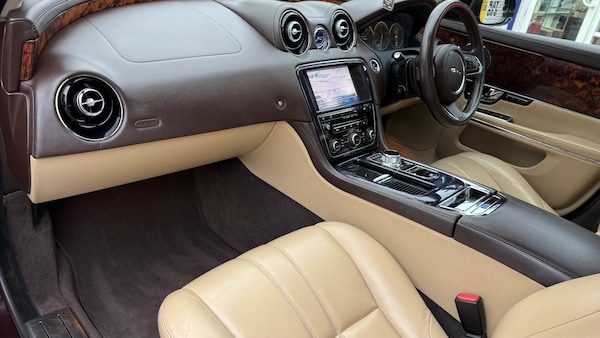 Used Jaguar XJ 2010 for sale - 76209502: Photo 10