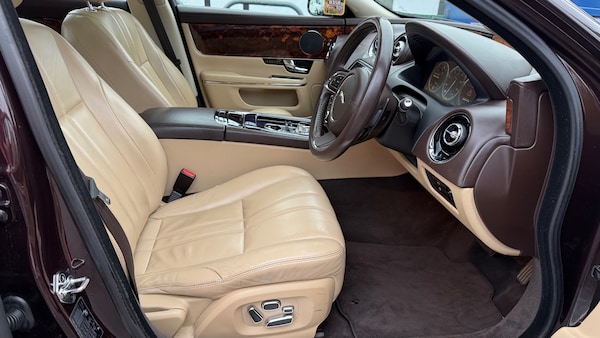 Used Jaguar XJ 2010 for sale - 76209502: Photo 14