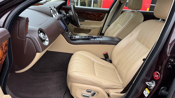 Used Jaguar XJ 2010 for sale - 76209502: Photo 9