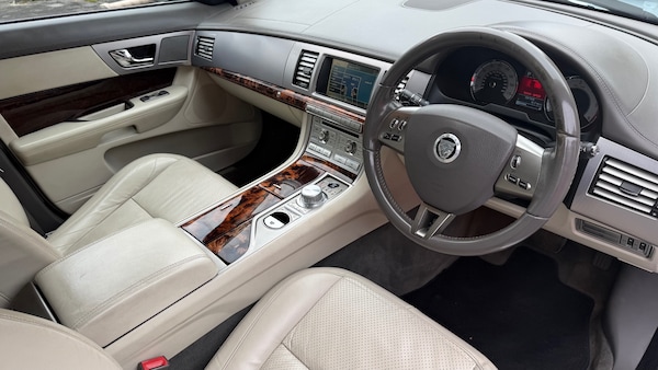 Used Jaguar XF 2011 for sale - 76187334: Photo 15