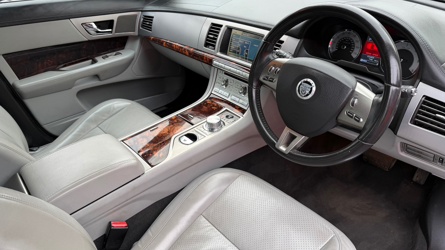 Used Jaguar XF 2009 for sale - 77247871: Photo 16