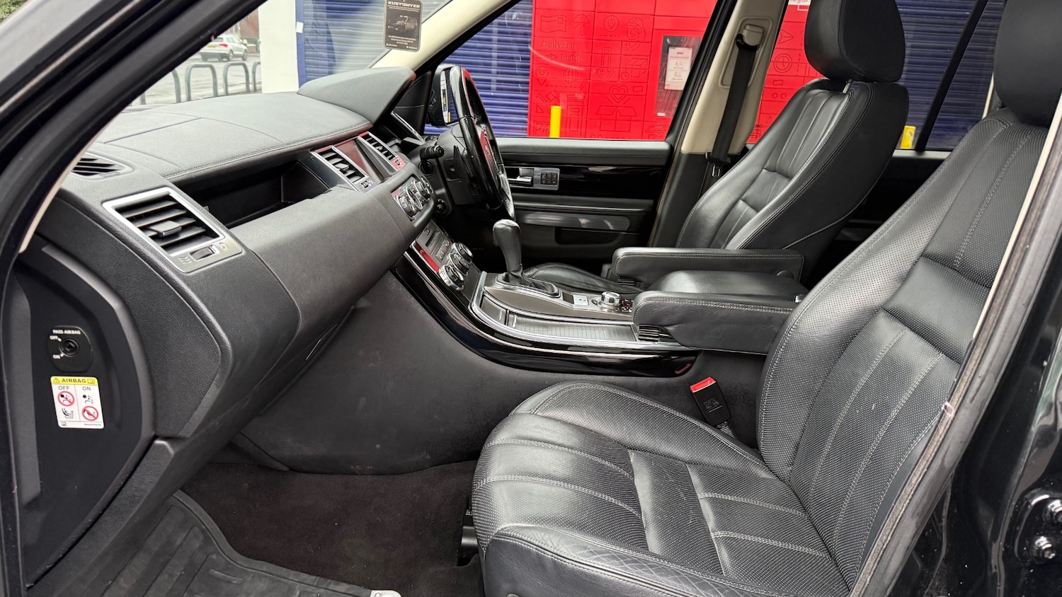 Used Land Rover Range Rover Sport 2010 for sale - 77225923: Photo 9