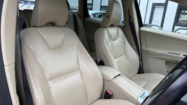 Used Volvo XC60 2010 for sale - 76079944: Photo 13