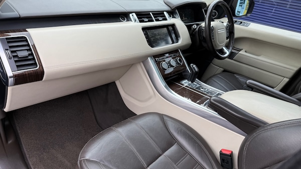 Used Land Rover Range Rover Sport 2015 for sale - 75386128: Photo 10