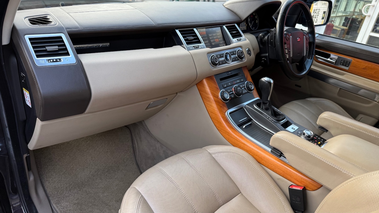 Used Land Rover Range Rover Sport 2010 for sale - 77342760: Photo 10