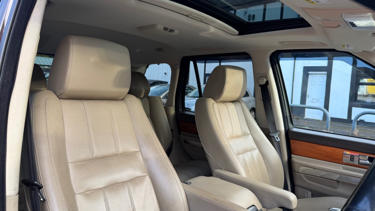 Used Land Rover Range Rover Sport 2010 for sale - 77342760: Photo 13