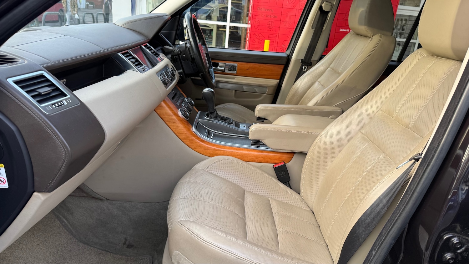 Used Land Rover Range Rover Sport 2010 for sale - 77342760: Photo 9