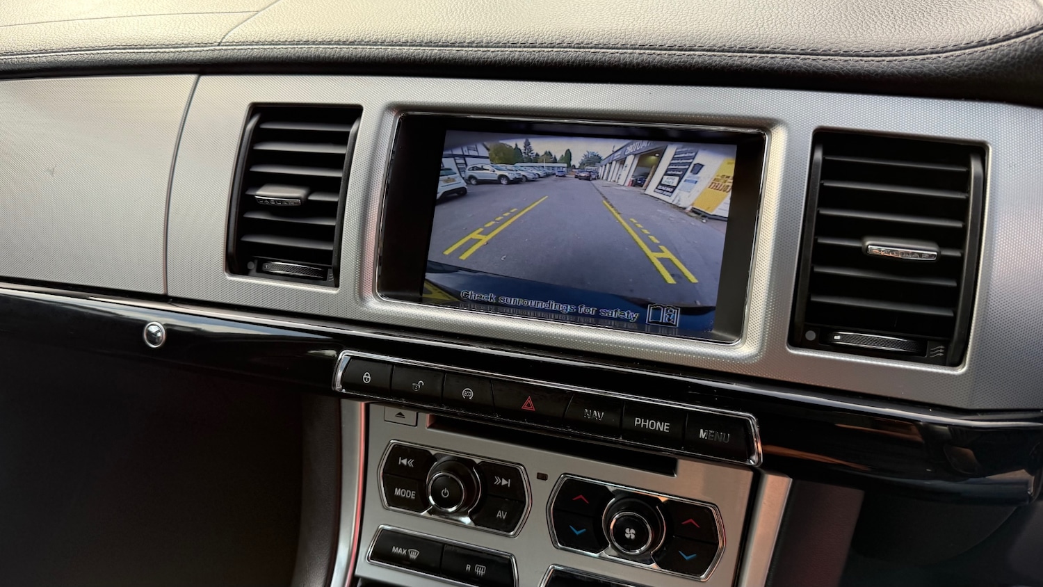 Used Jaguar XF 2013 for sale - 76211055: Photo 16