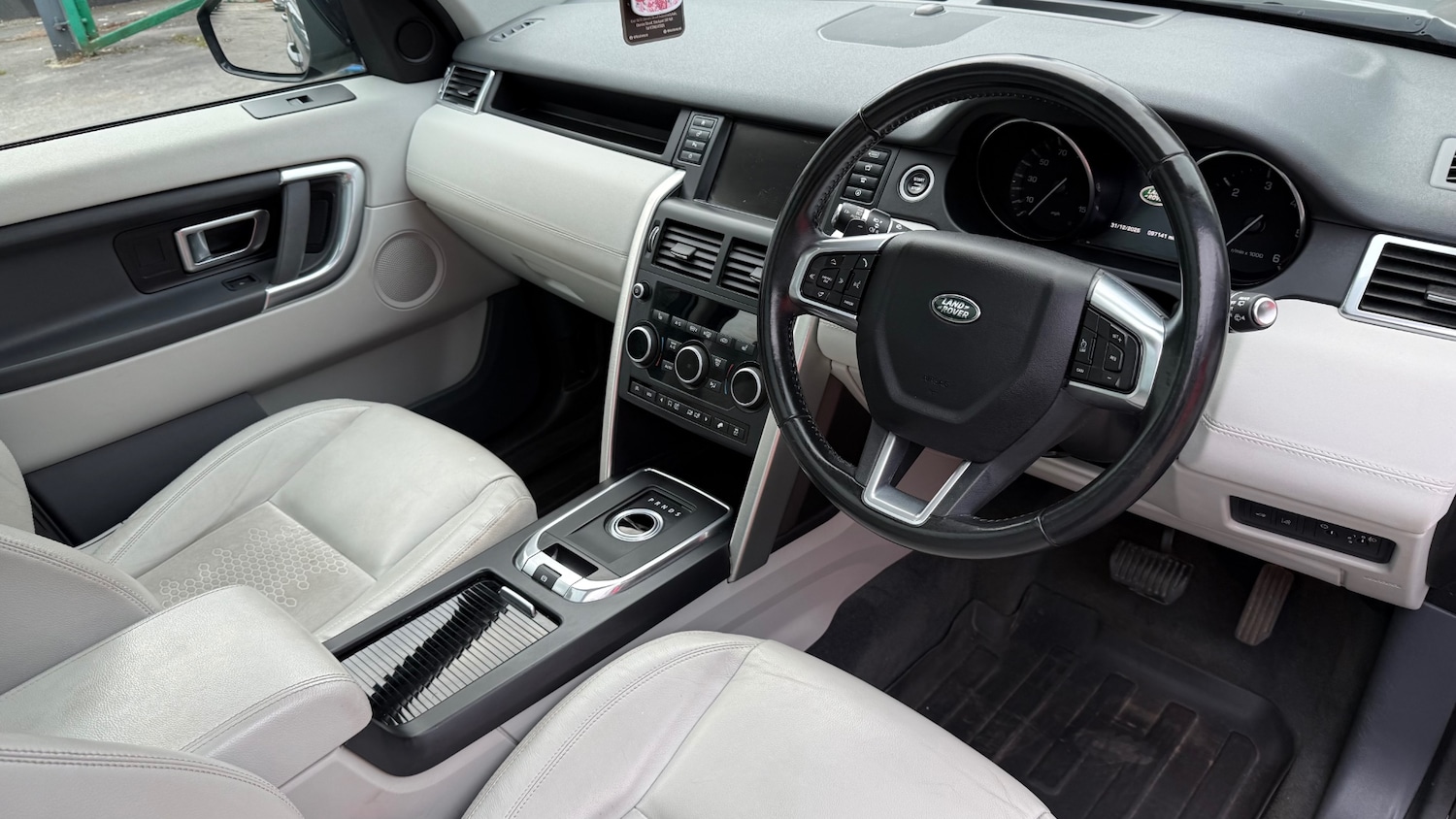 Used Land Rover Discovery Sport 2015 for sale - 77071197: Photo 16