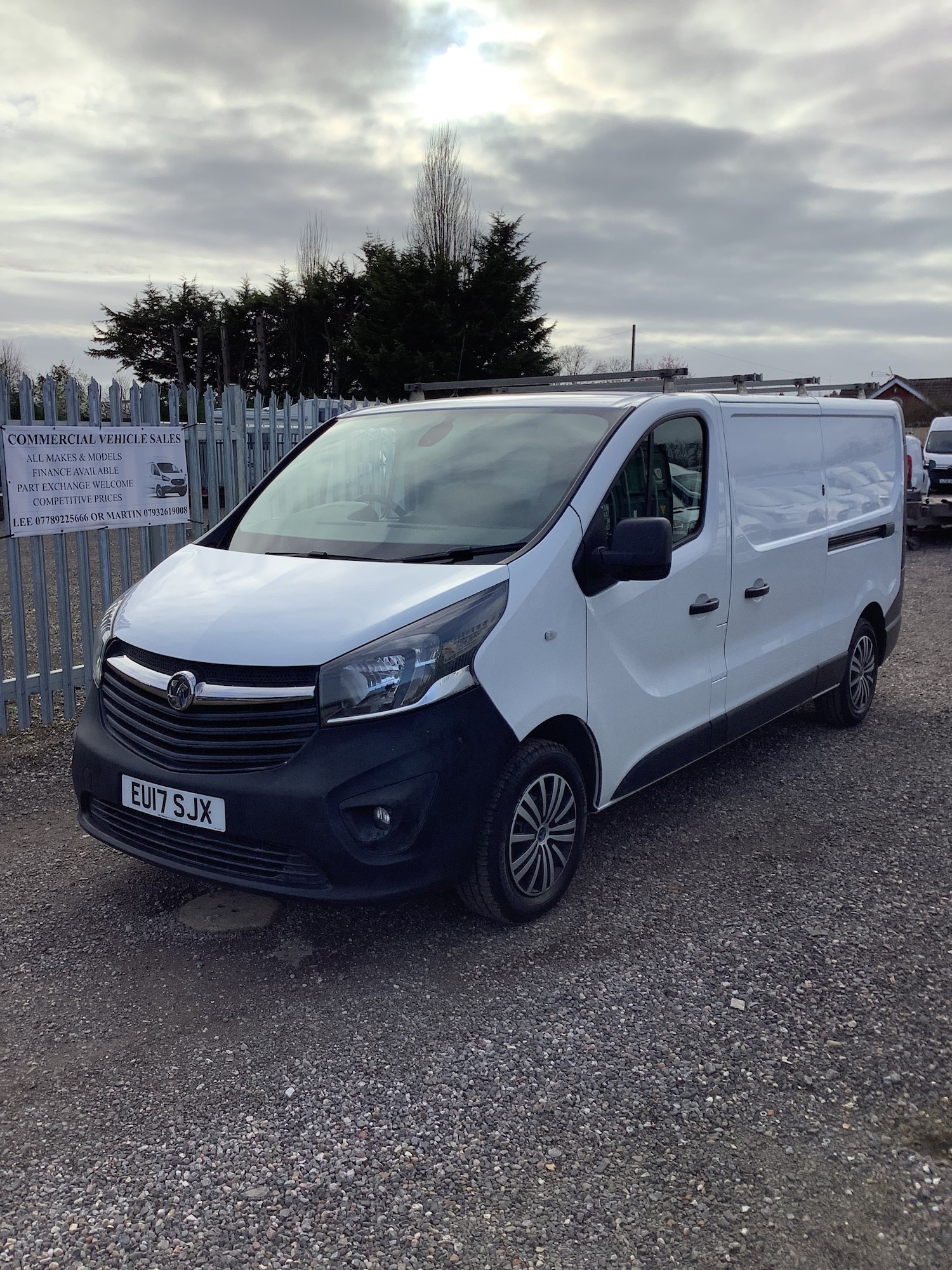Used Vauxhall Vivaro 2017 for sale - 77735125: Photo 2