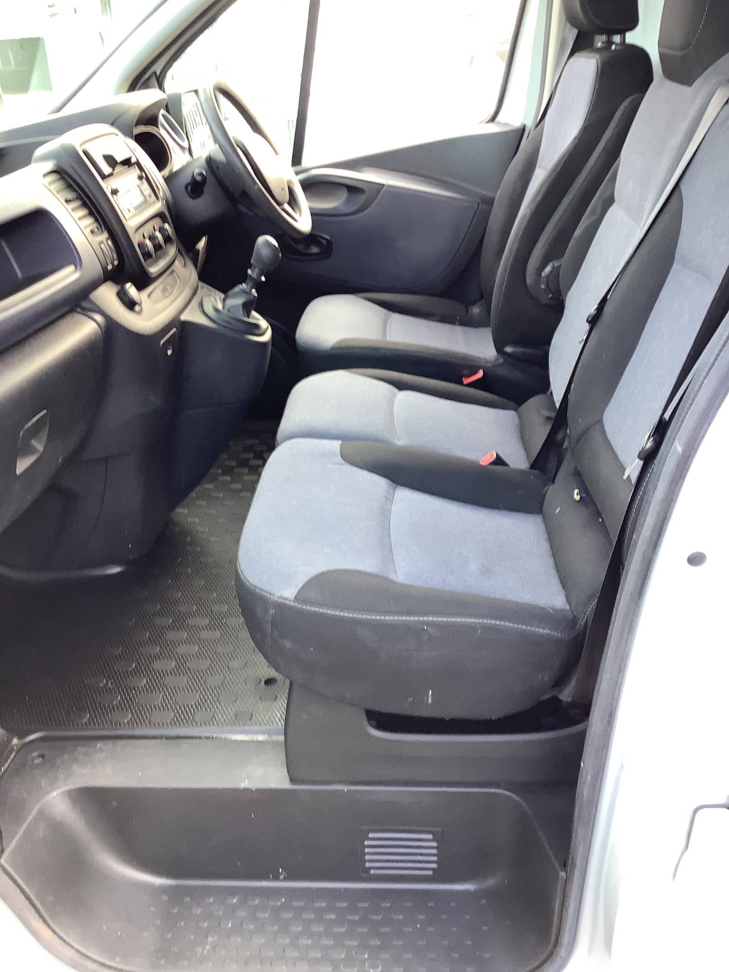 Used Vauxhall Vivaro 2017 for sale - 77735125: Photo 8