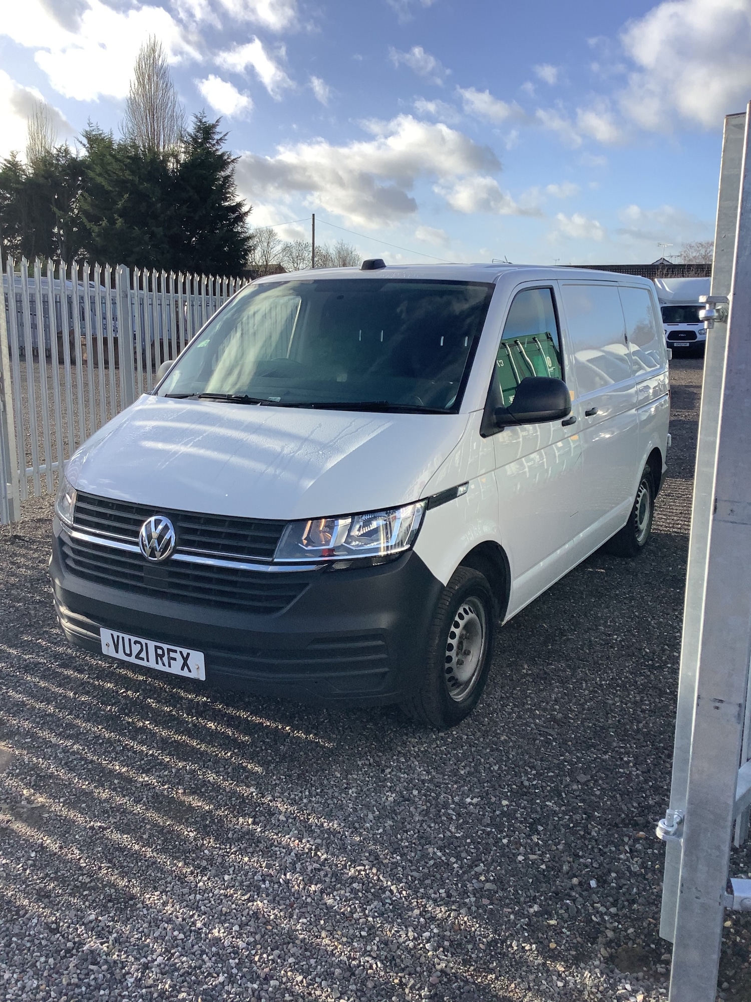 Used Volkswagen Transporter 2021 for sale - 76895839: Photo 2