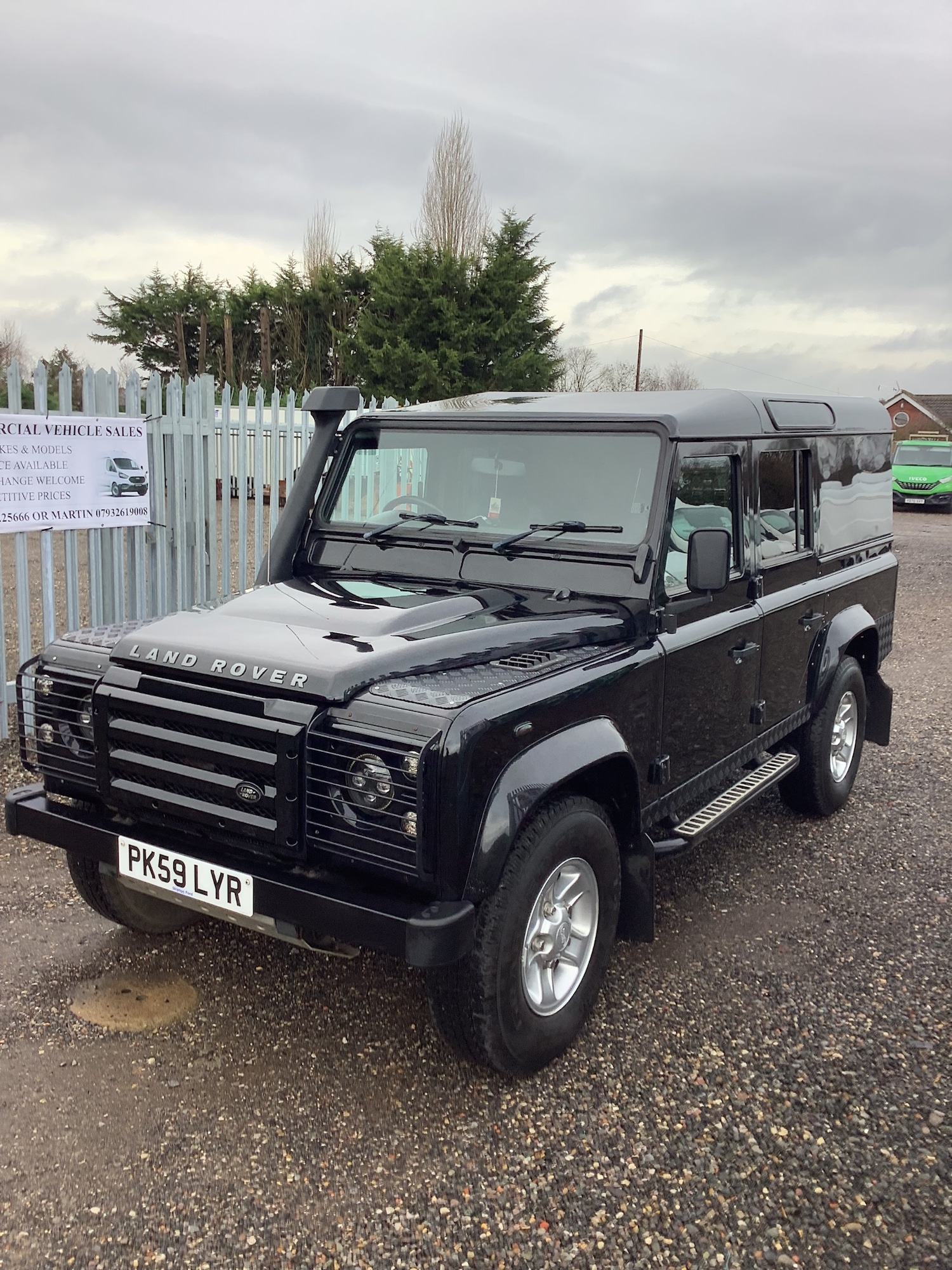 Used Land Rover Defender 2009 for sale - 77301510: Photo 2