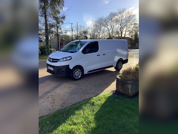Vauxhall Vivaro feature image