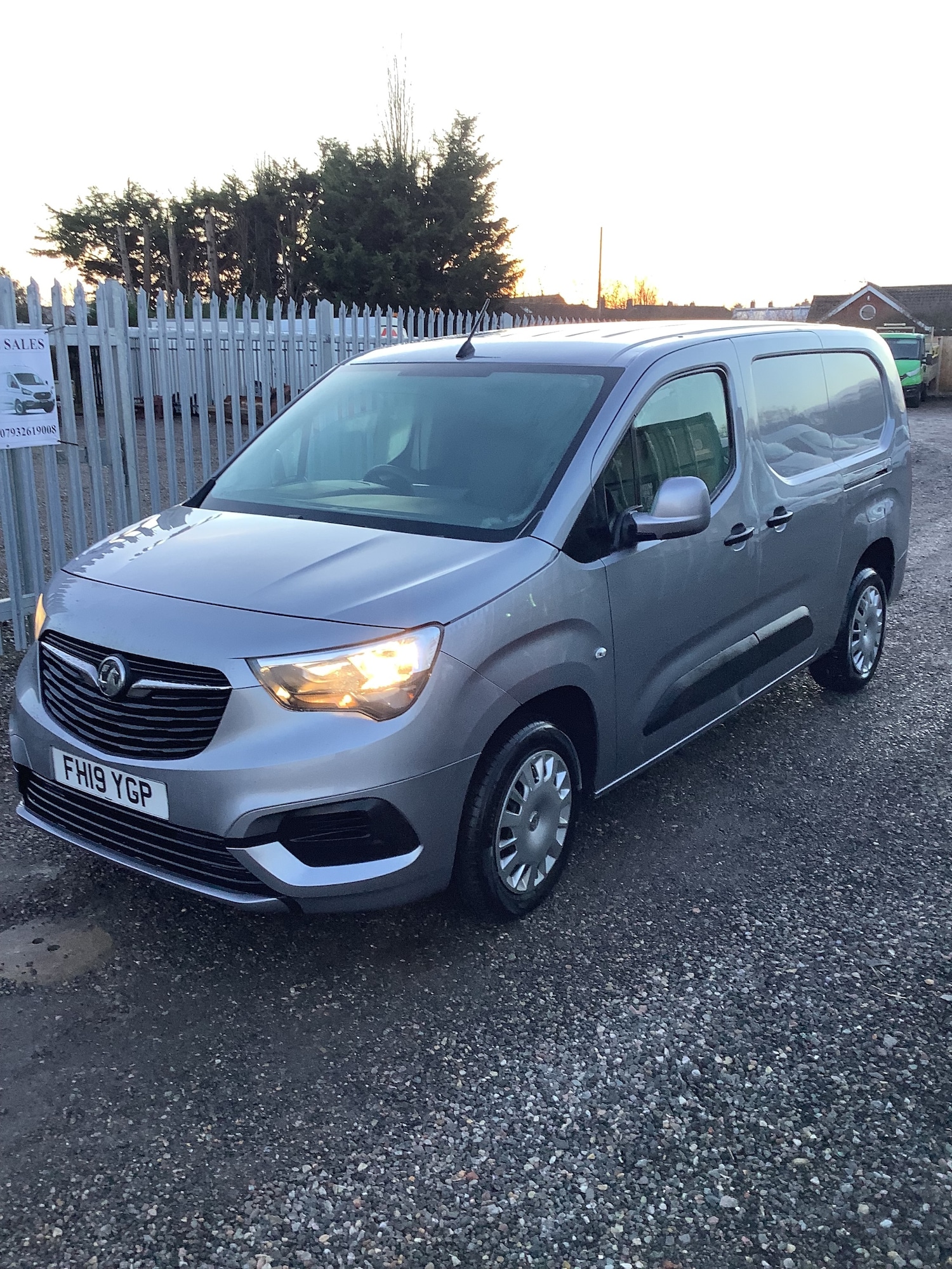 Used Vauxhall Combo 2019 for sale - 77357475: Photo 2